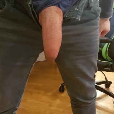 Gunner reccomend pulling dick out pants