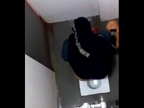 Jet S. reccomend hijab bathroom