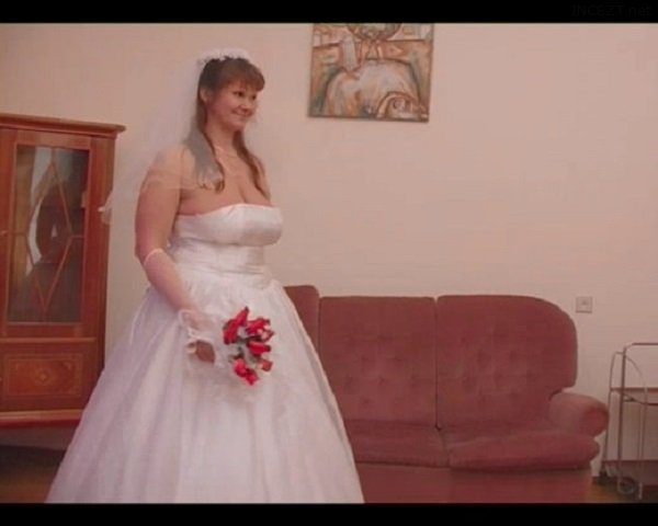 Mouse reccomend mother wedding