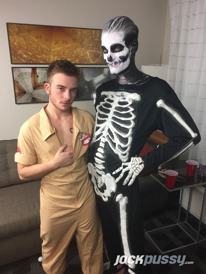 Halloween skeleton fuck